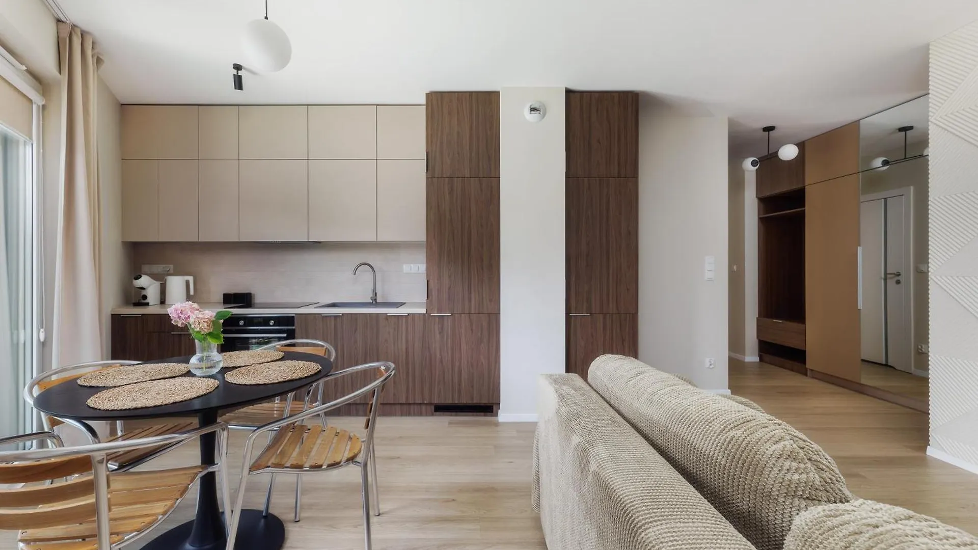 Dabie Apartment With Parking Max 2000 Kg Krakow 0*,  Poland